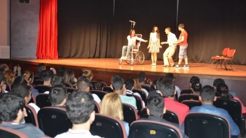 Genç Denizli'den Tiyatro Etkinliği