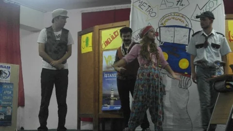 Bartın'da Tiyatro Gösterisi Yapıldı