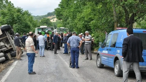 Balıkesir'de Traktör ve Tanker Kaza Yaptı