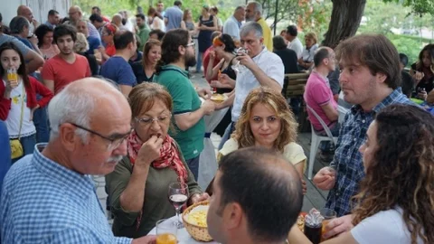 Adana'da Sokak Fotoğrafları Sergisi Açıldı