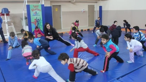 Kocaeli'deki Spor Okulları Şenliği Başlıyor