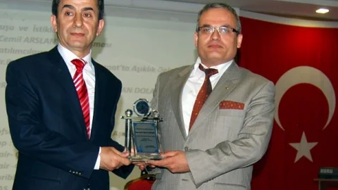 Doç. Dr. Durbilmez'e Yozgat'tan Ödül Verildi