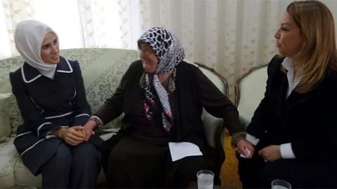Sümeyye Erdoğan, Mukaddes Fendoğlu'nu Ziyaret Etti