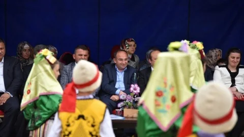 Kartepe'de Öğrencilere Bisiklet Dağıtımı Yapıldı