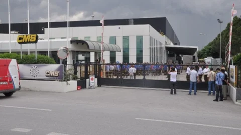 İzmir'de İşçi Eylemleri Sürüyor