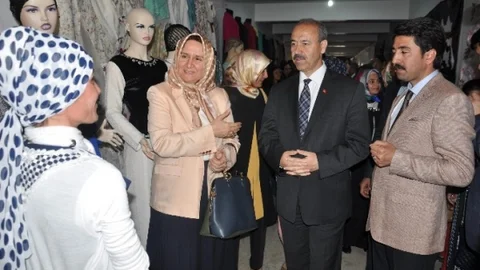 Muş'ta Yılsonu Sergisi Açıldı