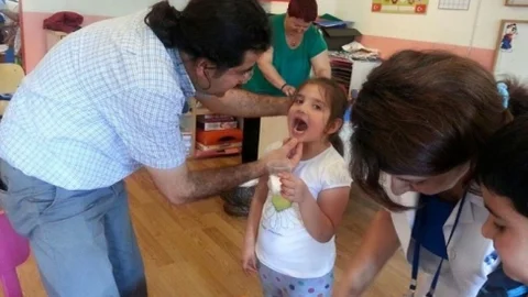 Çanakkale'de Ana Sınıfı Öğrencilerine Flor Vernik Uygulaması