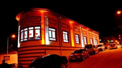 Bozüyük'teki Mahalle Konakları Yenilendi