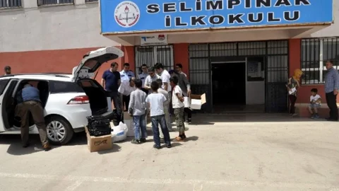 İhtiyaç Sahibi Öğrencilere Yardım