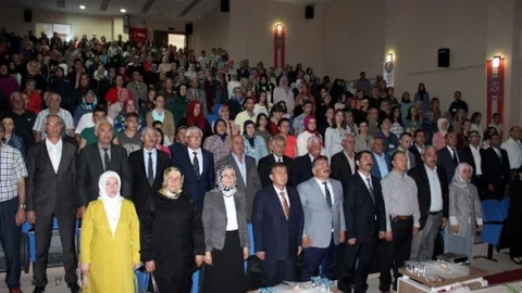 Arifiye'de Yıl Sonu Sergisi Açıldı