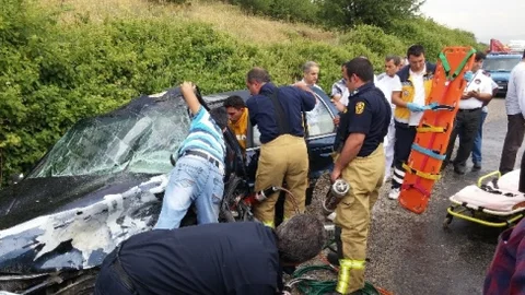 İzmir Tire'de Otomobil Kazası