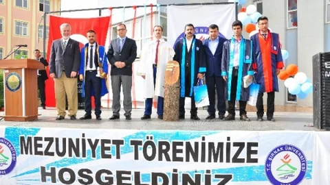 Şırnak Üniversitesi'nde Mezuniyet Töreni Yapıldı