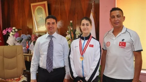 Adana'da Sporculara Destek Verilecek