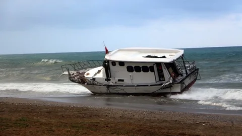 Antalya'da Suriyeli Mülteciler Kurtarıldı