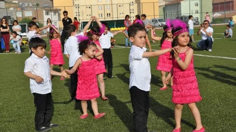 Mardin Derik’te Yıl Sonu Gösterileri