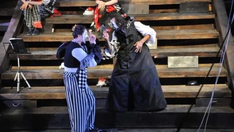 Nilüfer'den Tiyatro Turnesi Başladı