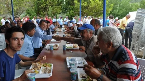 Silifke'de Başkan Turgut İşçilerle Bir Araya Geldi