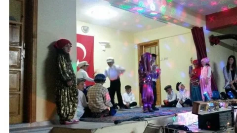 Dereköy'de Yılsonu Gecesi Coşkusu