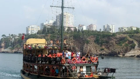 Antalya'da Gençlik Kampı Düzenlendi