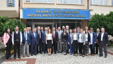 İnegöl'de Mobilya Atölyesi Açıldı