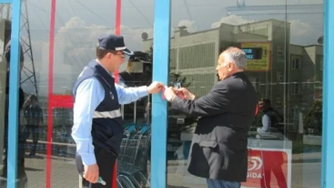 İzmit'te Ruhsatsız İş Yeri Mühürlendi