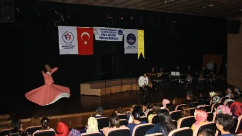 Diyarbakır'da Halk Müziği Konseri