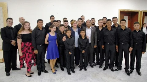 İzmir'de Roman Çocuklardan Konser