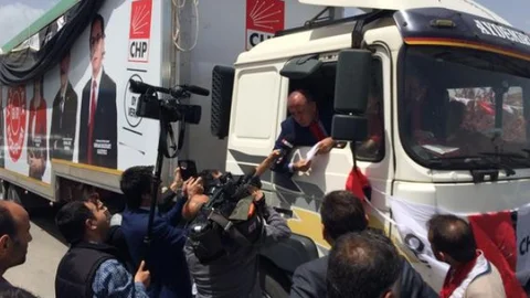 Erzurum'da CHP TIR'ına Tepki
