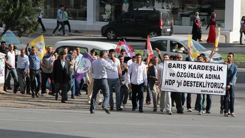 Diyarbakır'da Kaplan Ailesi HDP'ye Geçti