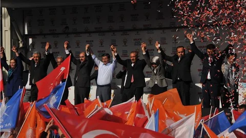 Ahmet Davutoğlu Van'da Miting Düzenledi
