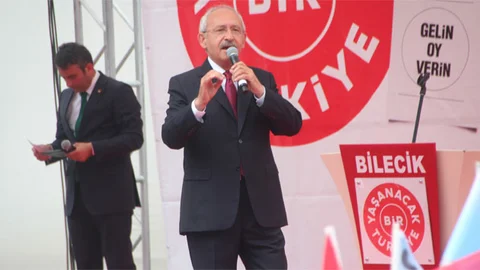 Emeklilere Bayramda İkramiye Müjdesi