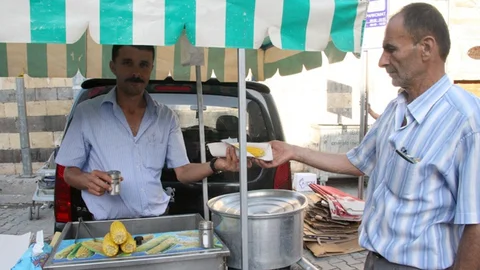 Kilis'te Kaynamış Mısır Satışı Başladı