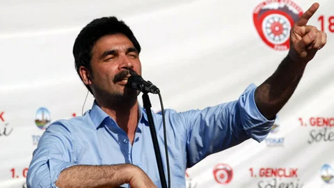 Uğur Işılak Zeytinburnu'nda Konser Verdi