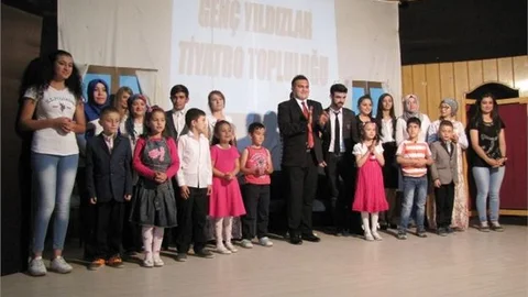 Hisarcık'ta Tiyatro Gösterisi Yapıldı