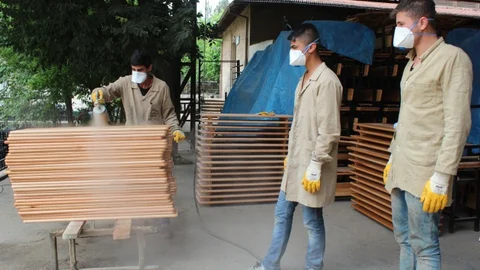 Şanlıurfa'daki Okul Fabrika Gibi Çalışıyor