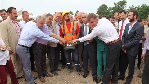 Hatay'da Asfaltlama Çalışmaları Devam Ediyor