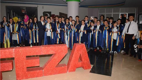 Feza Eğitim Kurumları'nda Mezuniyet Coşkusu