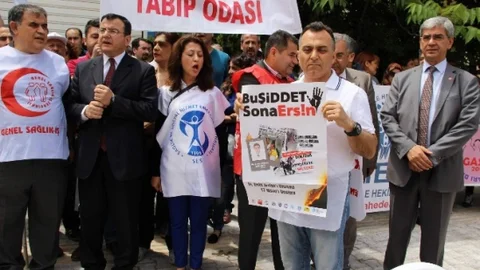 Samsun'da Doktor Cinayeti Protesto Edildi