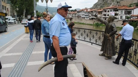 Amasya'daki Şehzade Heykeli Yeniden Hasar Gördü