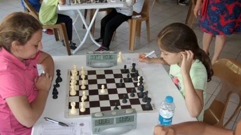 Kepez'de Satranç Turnuvası Başladı