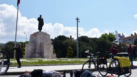 Fransız Bisikletçi Protesto Edildi