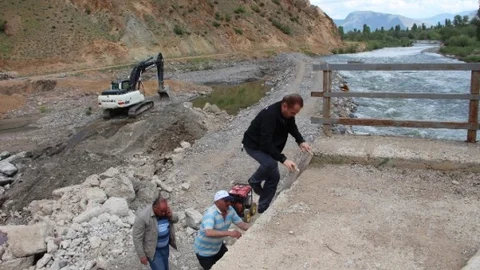 Karataş Köprüsü Yeniden İnşa Ediliyor