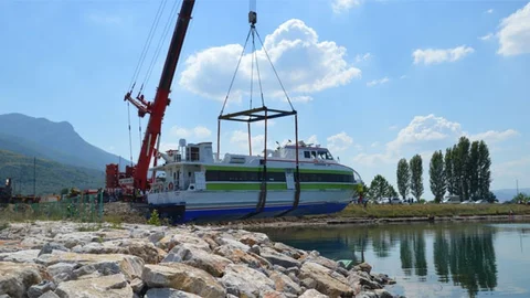 Bursa'da En Büyük Gemi Suya İndirildi