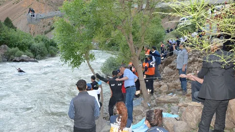 Çatak'ta Botan Çayı'na Düşen Kadın Bulundu