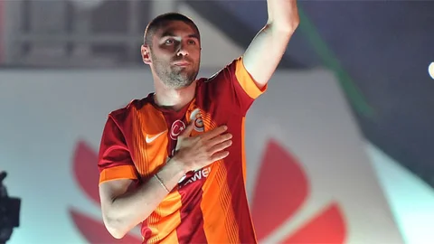 Burak Yılmaz'dan Emre'ye Tebrik Mesajı