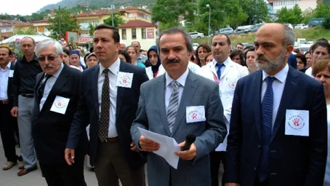 Amasya'da Sağlık Çalışanları Eylem Düzenledi