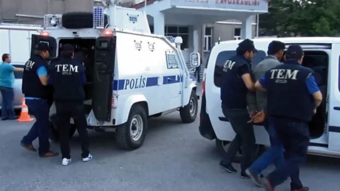 Küçük Kız Çocuğu Dağdan Kurtarıldı