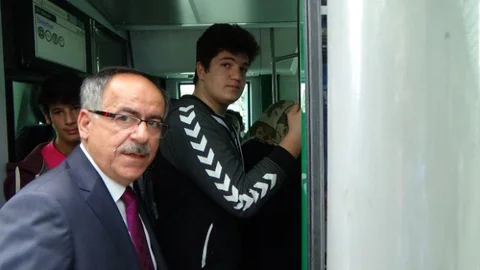 Konya'da Tramvay Yolculuğu Destek İstedi