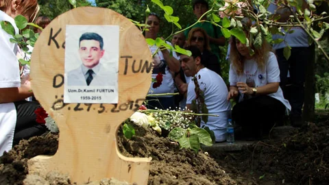 Samsun'da Sağlık Çalışanlarından Anma Yürüyüşü