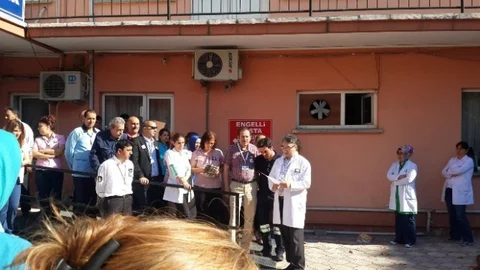 Havran'da Sağlık Çalışanları Eylem Yaptı